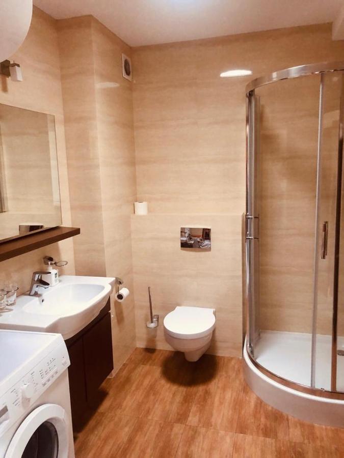 Apartament W Bursztynowych Komnatach Darlowo Exterior foto